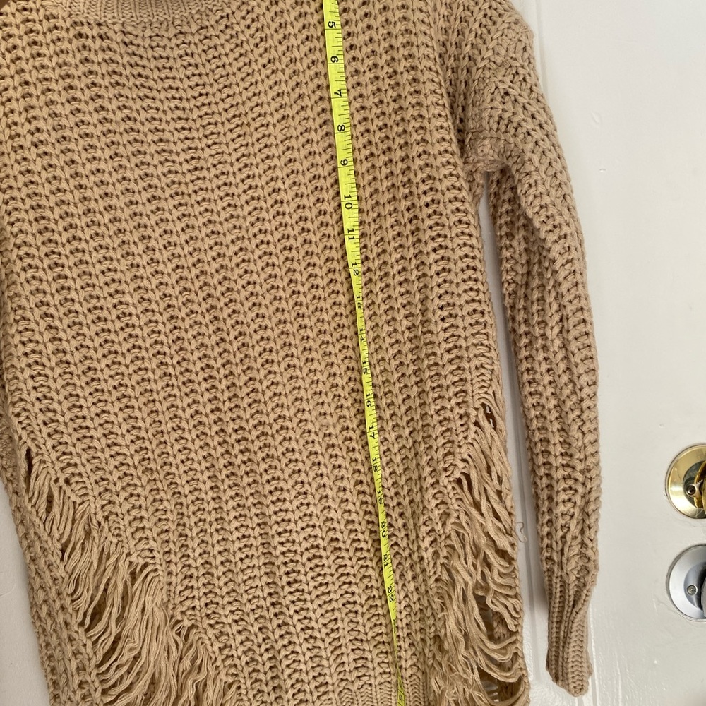 Distressed sweater - Picture 6 of 9